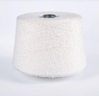 Comment le fil de polyester haute performance et résistant à l'usure améliore-t-il la durabilité du tissu ?